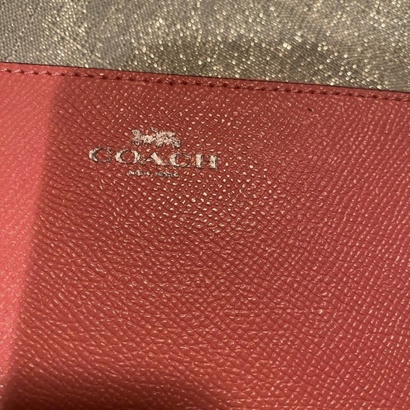 Nwt COACH MINI WRISTLET - Picture 2 of 8